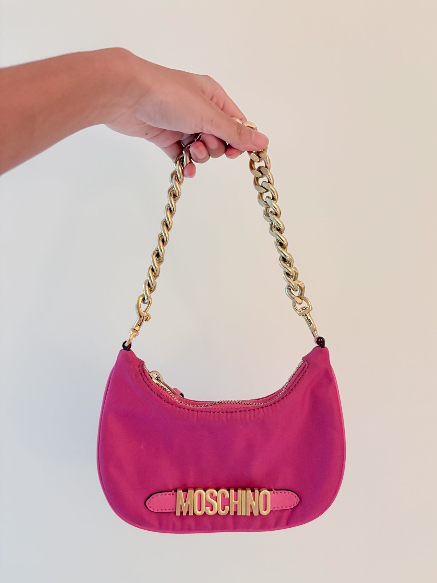 Moschino Couture Chain Logo Hobo Bag in Fuchsia